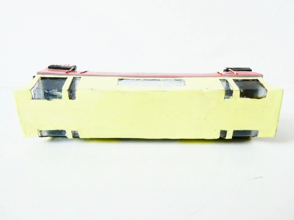 TT Ručně vyrobená kovová kastle pro dieselovou lokomotivu značená V 101-44