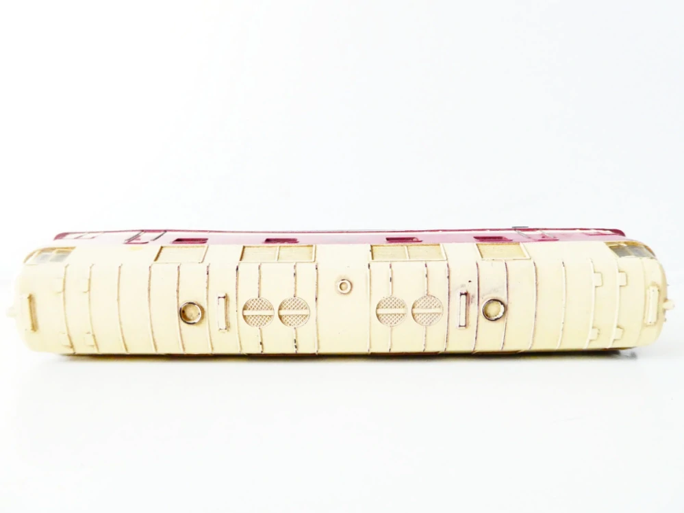 TT ZEUKE Dieselová lokomotiva V 180 146 DR OSVĚTLENÁ - NA OPRAVU (svítí, nejede, jen vrčí)