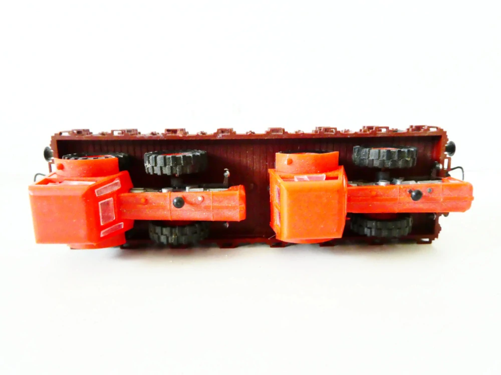 H0 ROCO Nákladní klanicový vůz Nd 3-39177 s nákladem 2x traktor ČSD TOP STAV