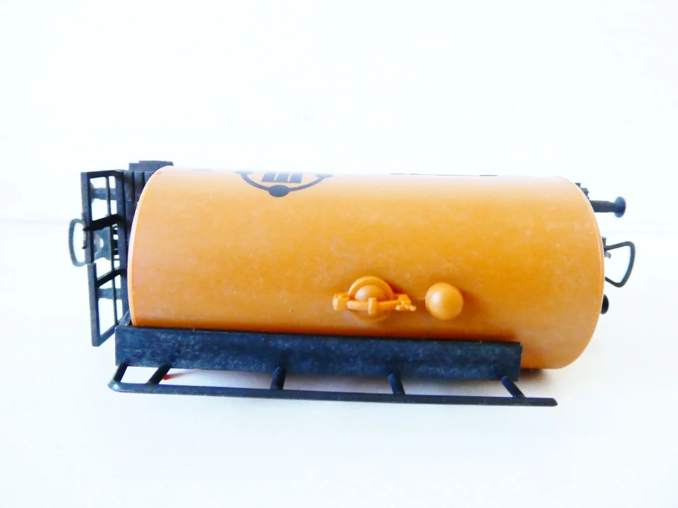 H0 PIKO Cisternový vůz 52-02-29 Petrolchemisches Kombinat Schwedt DR PĚKNÝ STAV