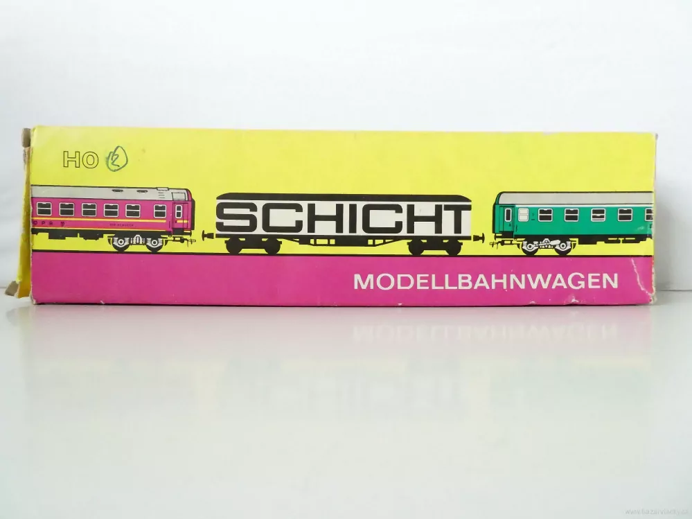 H0 SCHICHT Služební vůz s posuvnými vraty DR OSVĚTLENÝ 