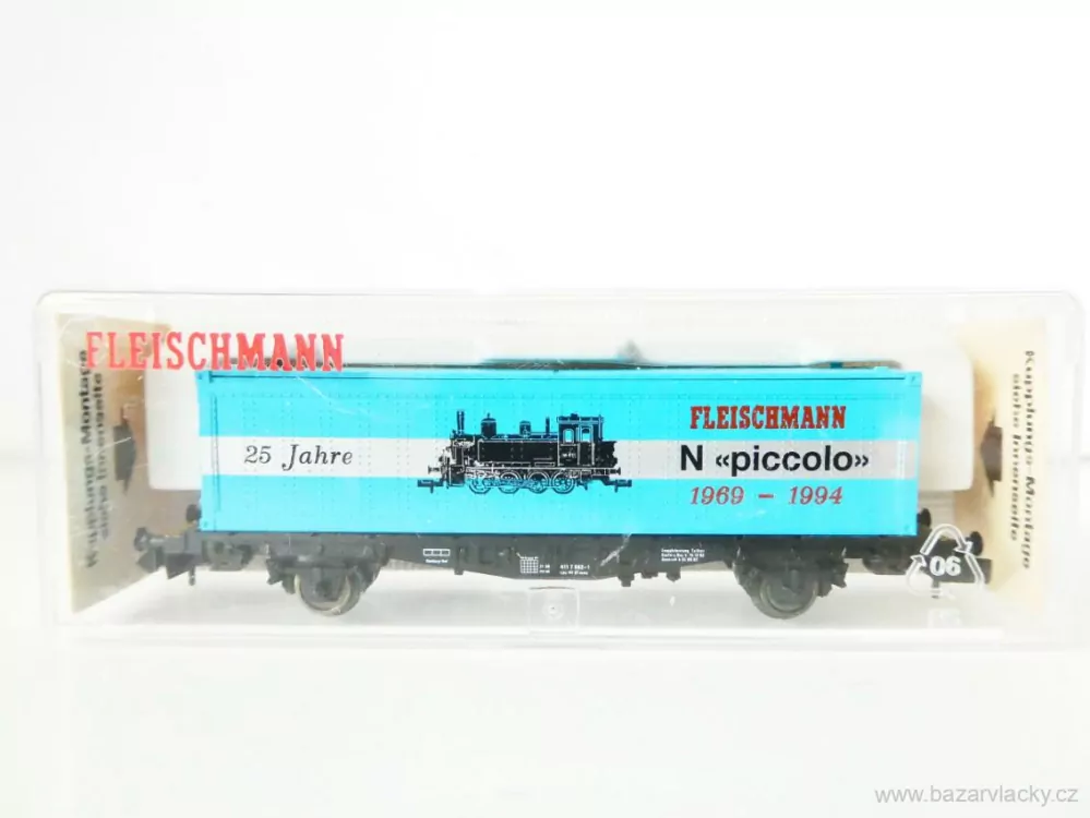 N FLEISCHMANN 8819 K Plošinový kontejnerový vůz 21 80 440 6 290-7 s kontejnerem FLEISCHMANN 25 Jahre N piccolo 1969-1994 21 80 411 7 882-1 TOP STAV NEPOUŽITÝ v krabičce