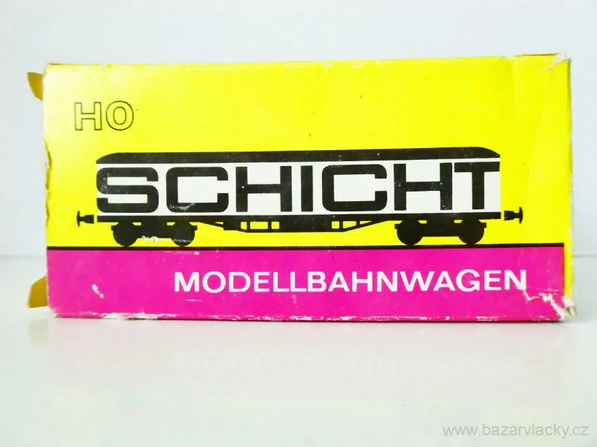 H0 SCHICHT Nákladní vůz na víno s budkou MAV 