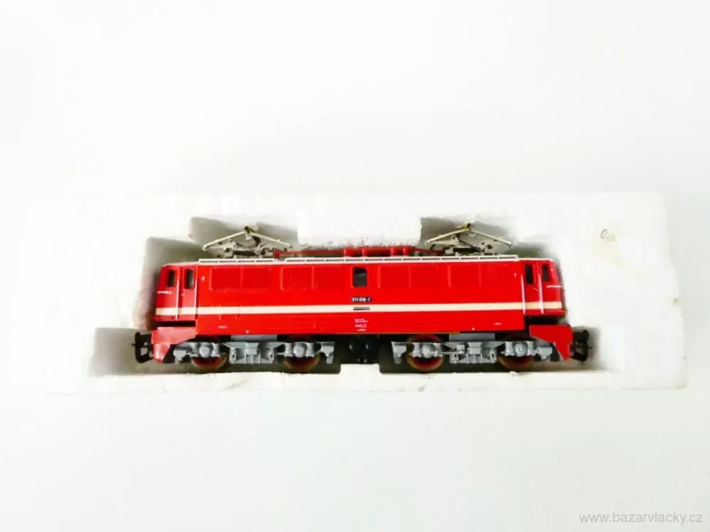 TT GÜTZOLD Elektrická lokomotiva BR 211 018 - 7 OSVĚTLENÁ PĚKNÝ STAV