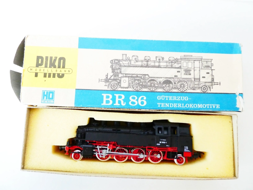 H0 PIKO Parní lokomotiva BR 86 1800-1 DR