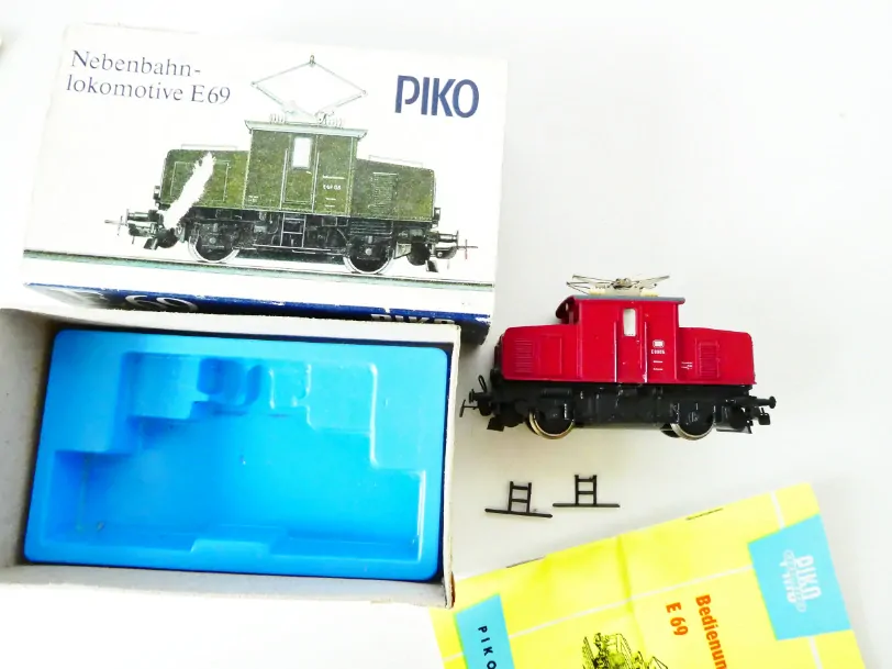 H0 PIKO Elektrická lokomotiva E69 05 DB TOP STAV NEPOUŽITÁ vč. doplňků v orig. krabičce
