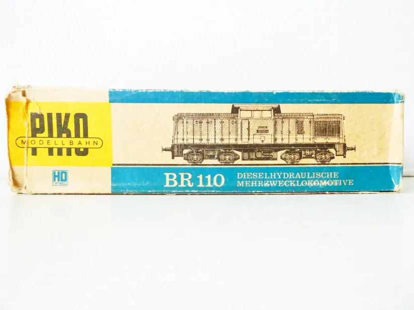 H0 PIKO Dieselová lokomotiva BR 110 025-4 DR OSVĚTLENÁ TOP STAV NEPOUŽÍVANÁ