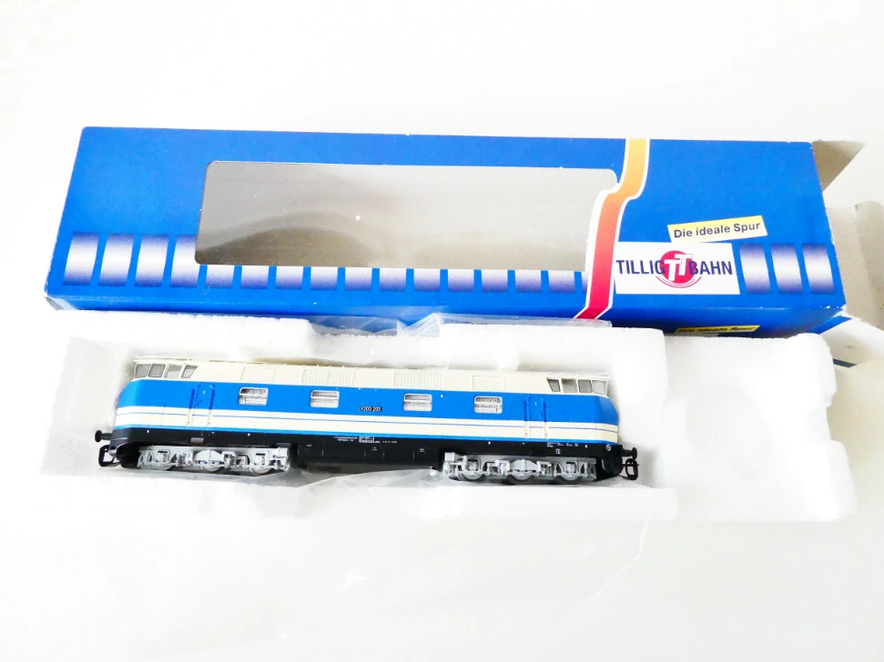 TT TILLIG 02656 Dieselová lokomotiva V 100 203 DR OSVĚTLENÁ TOP STAV NEPOUŽITÁ v krabičce NOVÁ