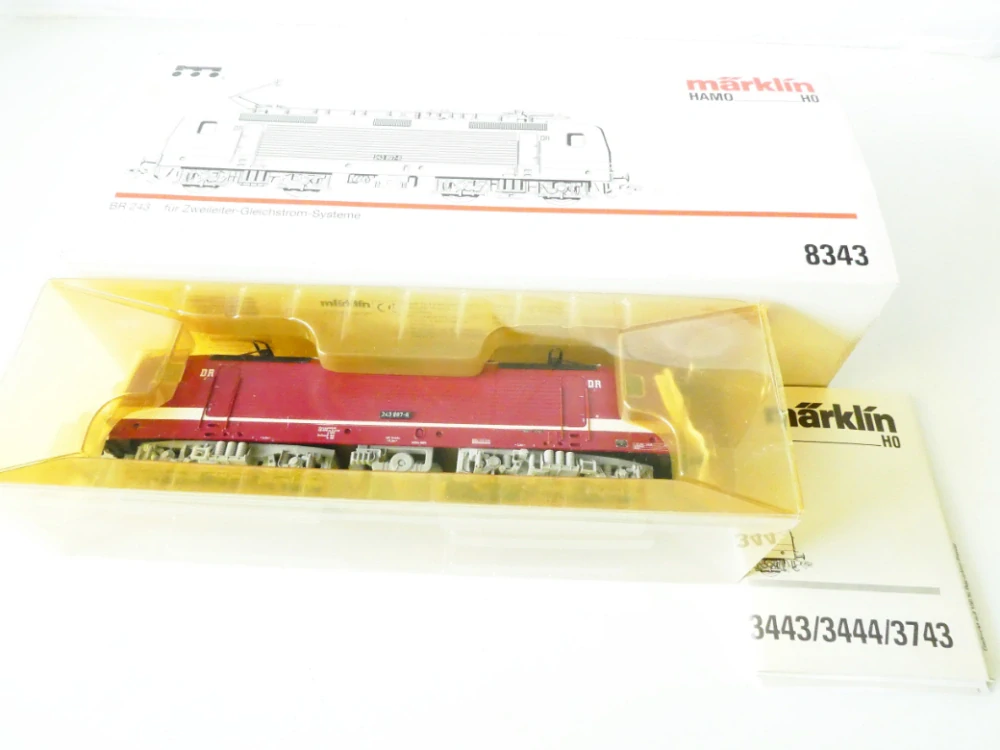 H0 Märklin 3743 Elektrická lokomotiva BR 243 897-6 DR TOP STAV NEPOUŽÍVANÁ s manuálem a krabičkou