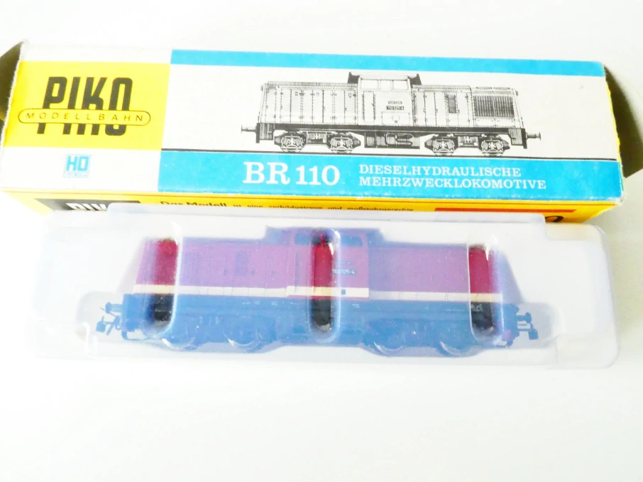 H0 PIKO Dieselová lokomotiva BR 110 025-4 DR OSVĚTLENÁ TOP STAV