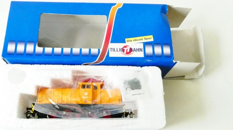 TT JATT/TILLIG 10607 Elektrická lokomotiva BR 346 911-1 DR OSVĚTLENÁ TOP STAV NEPOUŽÍVANÁ