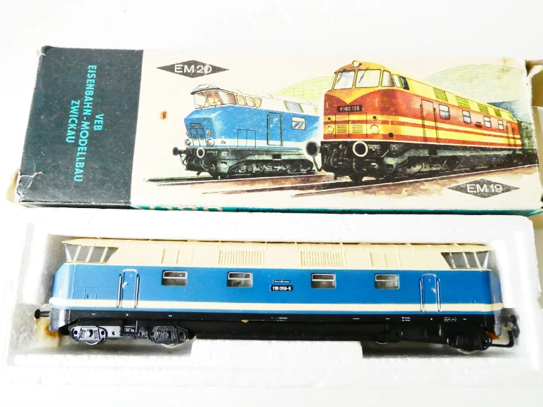 H0 GÜTZOLD Dieselová lokomotiva BR 118 059-5 DR OSVĚTLENÁ NA SERVIS (JEDE, ALE NUTNO POSTRČIT)
