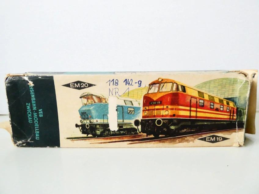 H0 GÜTZOLD Dieselová lokomotiva BR 118 142-9 DR PĚKNÝ STAV
