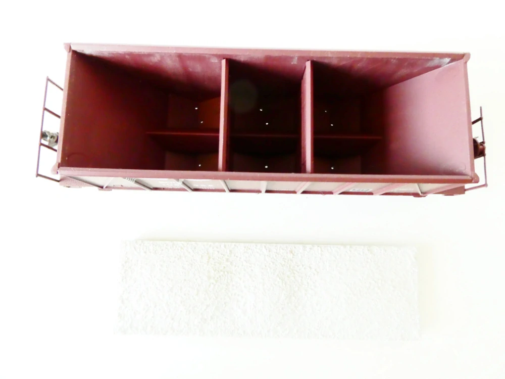 H0 Walthers Nákladní vůz na sypké hmoty s nákladem písku SOU 109 952 NS (Norfolk Southern) 