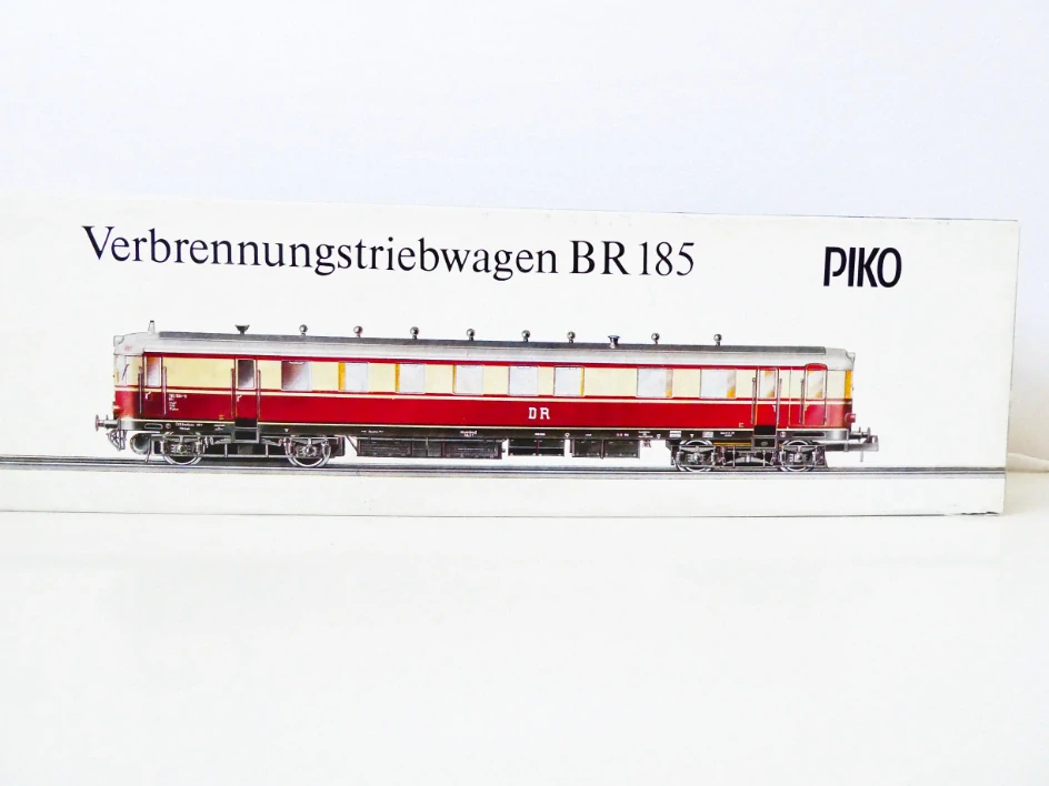 H0 PIKO Motorový vůz BR 185 004-9 k motorové soupravě DR