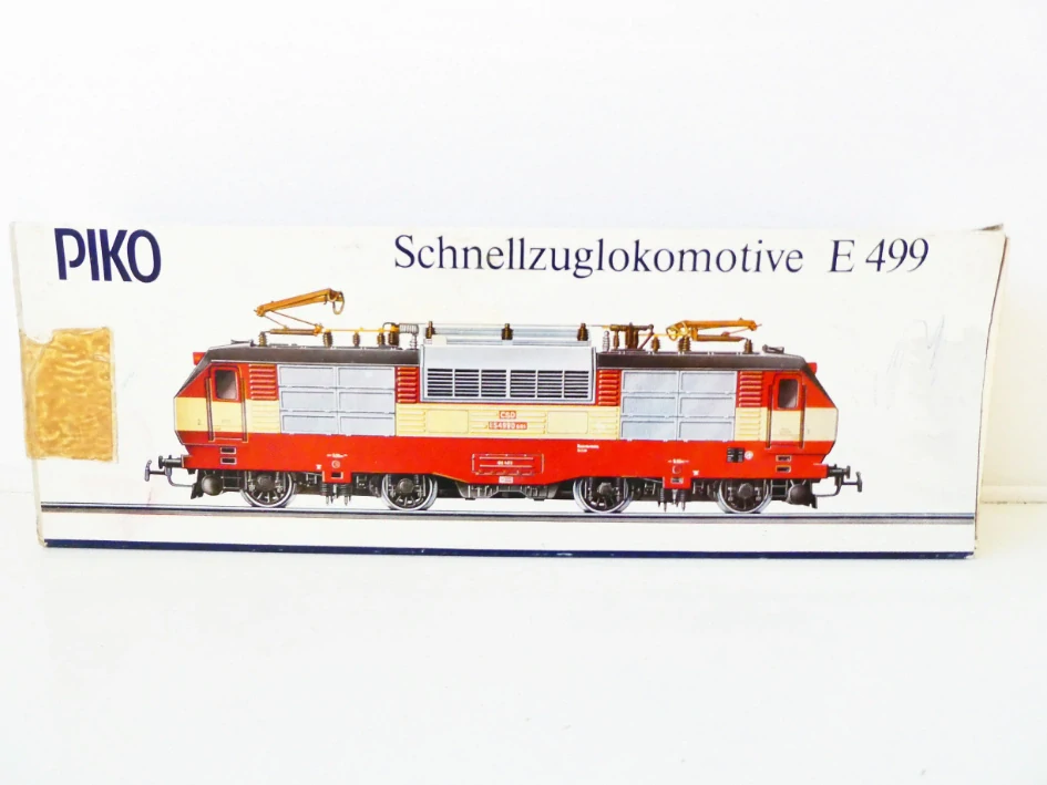 H0 PIKO Elektrická lokomotiva ES499 0010 ČSD OSVĚTLENÁ NA SERVIS (lokomotiva jede)