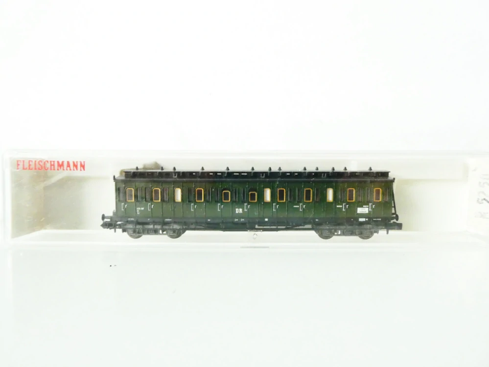 N Fleischmann 8786 K Osobní vůz 2. tř. typ B4 420-307 DB TOP STAV NEPOUŽITÝ v orig. krabičce