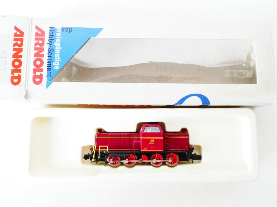 N ARNOLD 5702 Dieselová lokomotiva BR 265 004-2 DB v krabičce OSVĚTLENÁ