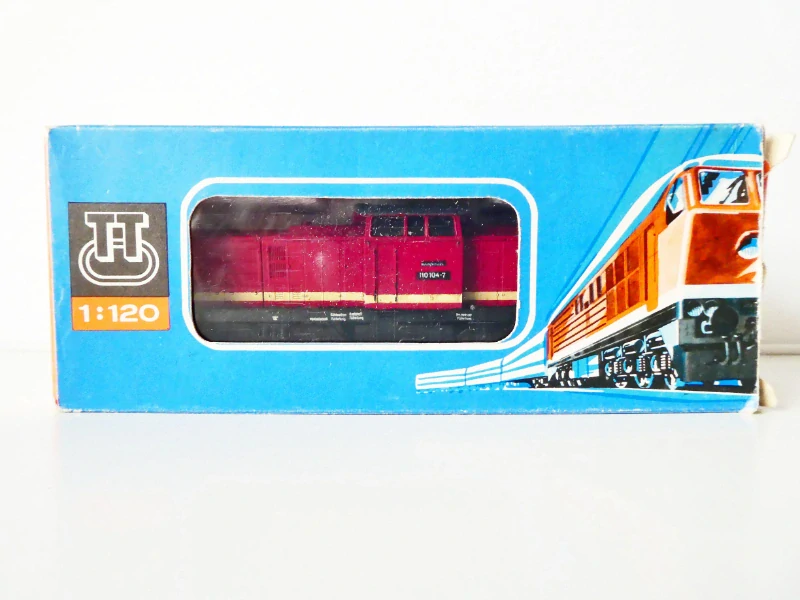TT BTTB Dieselová lokomotiva BR 110 104-7 DR OSVĚTLENÁ PĚKNÝ STAV