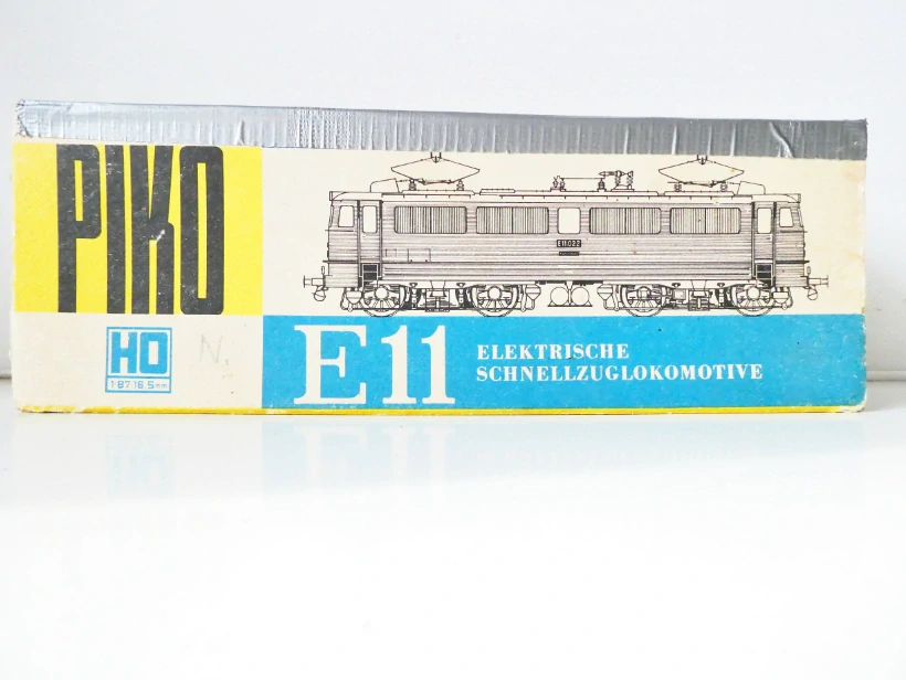 H0 PIKO Elektrická lokomotiva E 42 031 DR