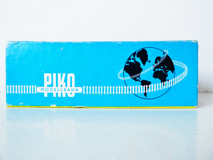 H0 PIKO Služební zavazadlový vůz 50 50 93-26 215-0 DR TOP STAV v krabičce