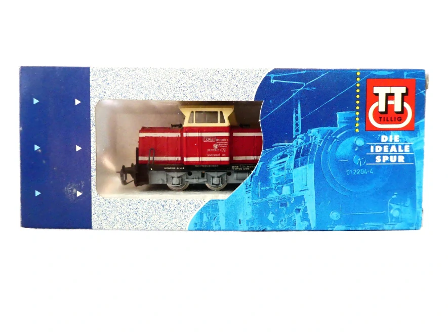 TT TILLIG 02611 Dieselová lokomotiva T334.0617 červená s krémovými pruhy „Chemiekombinates Schwarza" v originální krabičce