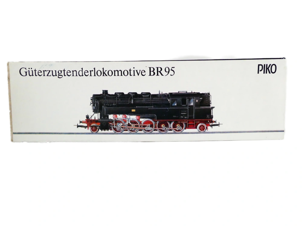 H0 PIKO 5/6332 Parní lokomotiva BR 95 0028-1 DR OSVĚTLENÁ TOP STAV v krabičce včetně průvodního listu