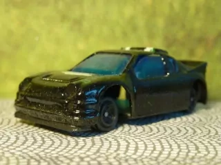 Osobní automobil 7x3,2 cm
