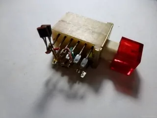 TT - H0 - N Tlačítkový spínač