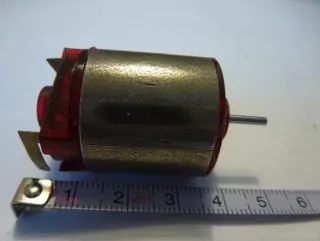 H0 - Motor do lokomotivy