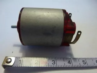 H0 - Motor do lokomotivy
