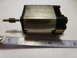 H0 - Motor do lokomotivy