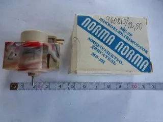 H0 - Motor do lokomotivy ME-2P 3V 4000+- 600 ot/min 9,8*10-4 ; 0,45 A Nový v krabičce CCCP