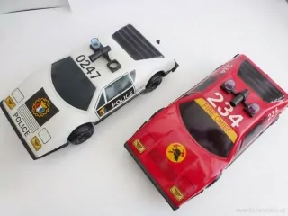 Plechový osobní automobil 2 ks - Policie - Hasiči - SETRVAČNÍK