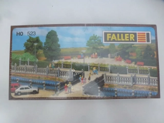 H0 FALLER Stavebnice - Kovový plot H0 523 NOVÉ  (24 ks, celková délka 195,2 cm)