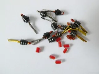 H0 MIX SET Náhradní díly k vedení k elektrickou lokomotivu