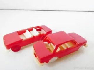 H0 SET 2 ks Osobní automobil Wartburg s poškozením