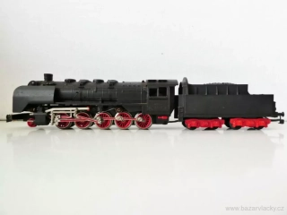H0 PIKO Parní lokomotiva BR 50 001 DR s tendrem OSVĚTLENÁ PĚKNÝ STAV v originální krabičce