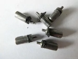 SET 6 ks Kovový náhradí díl s ozubeným kolem délka 11,5, průměr 4,6 mm