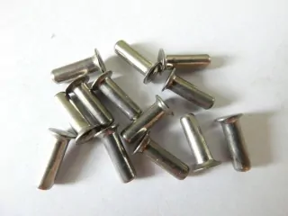 SET 13 ks Nýtek délka 9,5 mm, průměr 3 mm