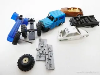 H0 MIX SET Ohořelé vraky nákladních automobilů 4 ks a traktor k sestavení
