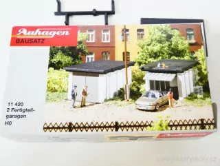 H0 AUHAGEN 11420 Stavebnice - částečně použitá - Garáž s výklopnými vraty