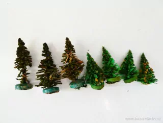 Strom jehličnatý cást. s podstavci 7 ks ( 4 - 5,5  cm )
