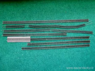 H0 SET 7 ks - ROCO 42200 FLEXI KOLEJ 2 ks a ROCO 42406 DLOUHÁ KOLEJ 5 ks  ( cca 46 - 93 cm )