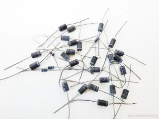 SET 29 ks Elektropříslušenství - resistor - délka 7,5 cm
