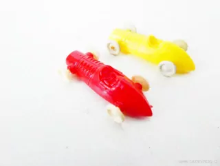 TT SET 2 ks Osobní automobil Formule délka 4 cm PĚKNÝ STAV