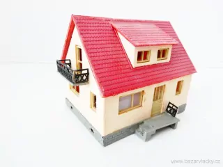 TT Rodinný dům s balkonem