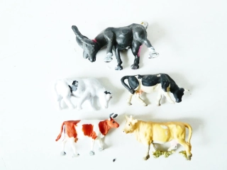 H0 SET 5 ks Figurky - Kráva