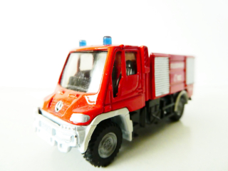 H0 SIKU Hasičská cisterna Mercedes Unimog TOP STAV NEPOUŽITÝ
