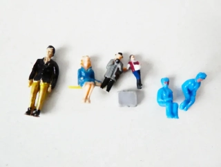 H0 MIX SET 7 ks Figurky - Cestující, kufr a řidiči